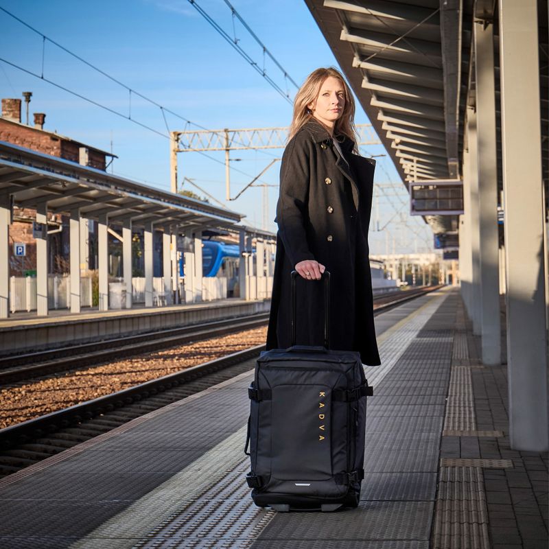 Medium travel suitcase KADVA Lazio 74 l black 6