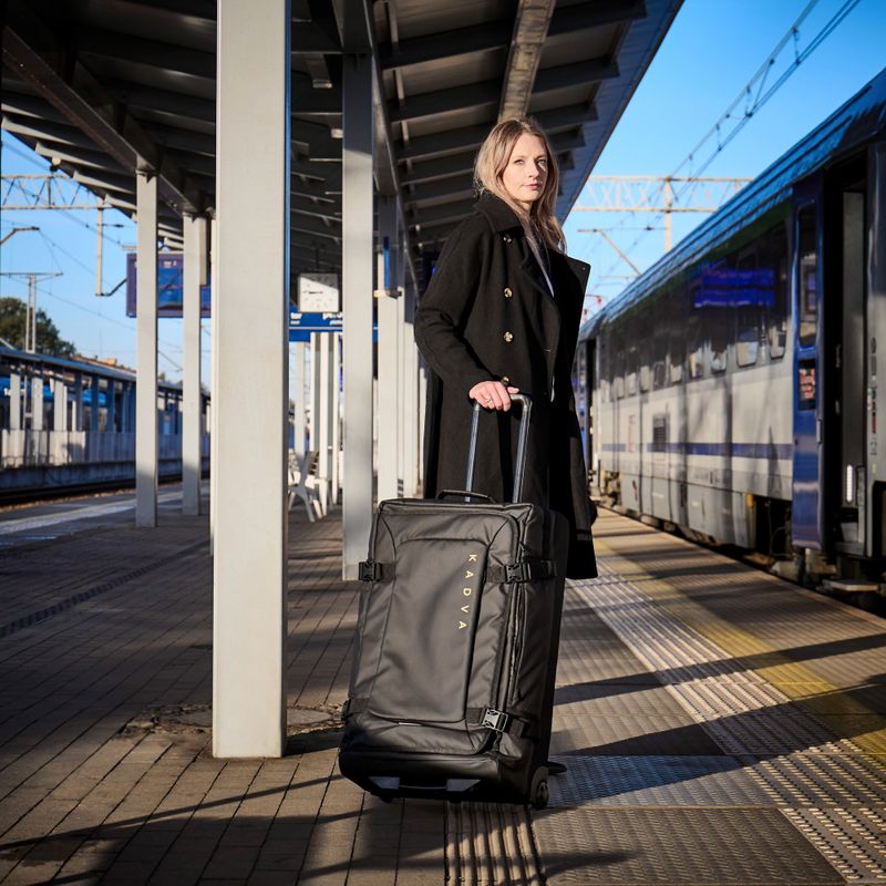 Large travel suitcase KADVA Lazio 102 l black 24