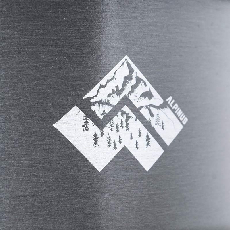 Alpinus Valdes tourist menagerie grey 5