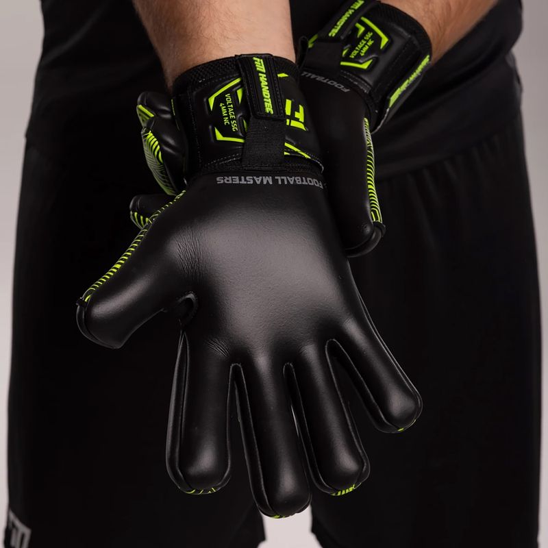 Football Masters Varis X NC goalkeeper gloves black/green 4