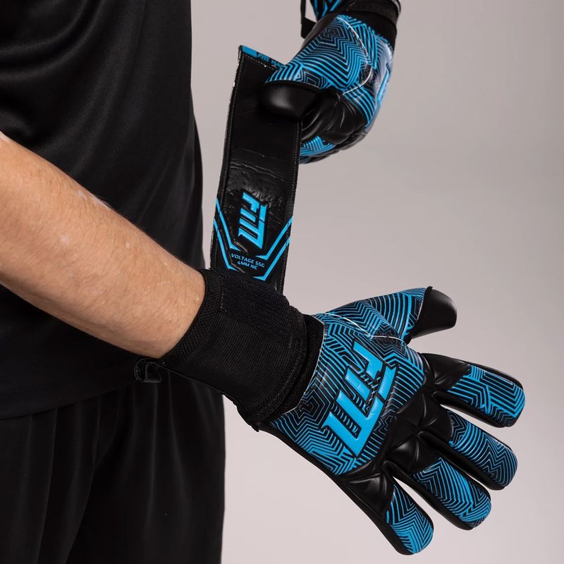 Football Masters Varis X NC goalkeeper gloves black/blue 4