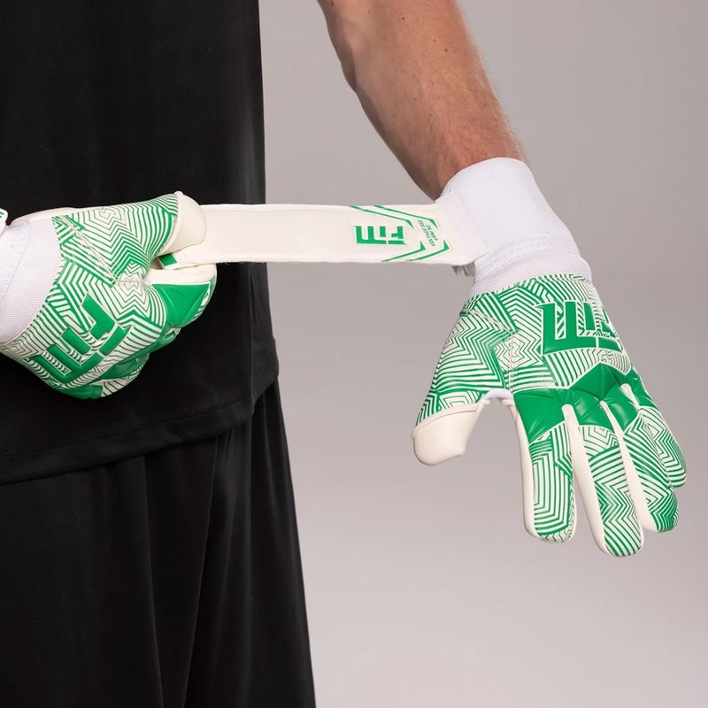 Football Masters Varis X NC goalkeeper gloves white/green 5