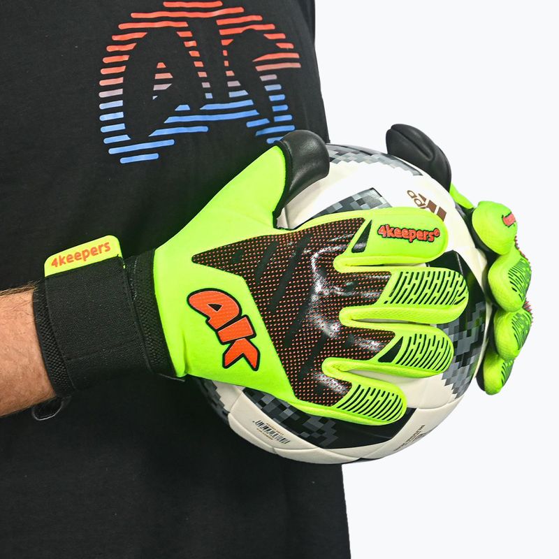 4keepers Elite Venom NC celadon goalkeeper gloves 9