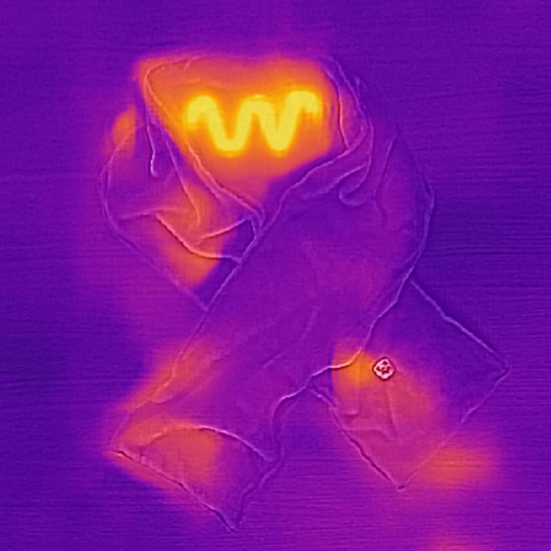 Glovii GA1B heated scarf black 11