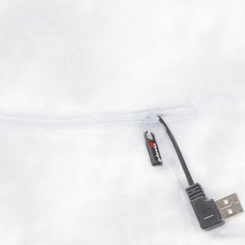 Glovii GA1W heated scarf white 2