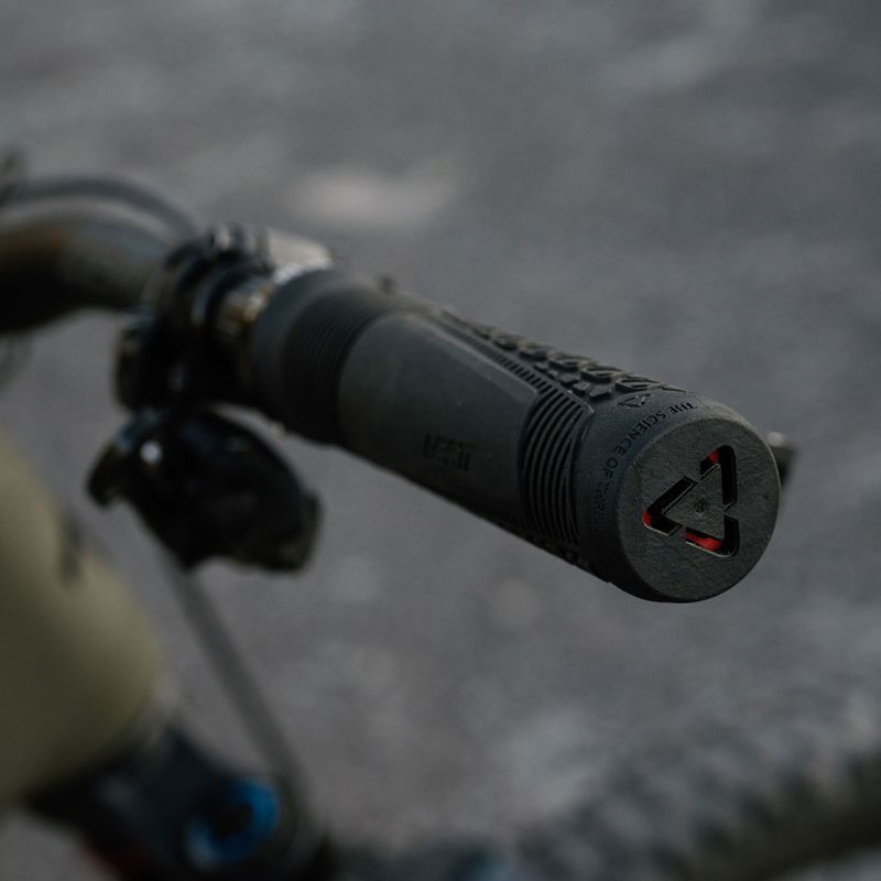 Leatt ReaFlex 6.0 Regular 31 mm handlebar grips black 6
