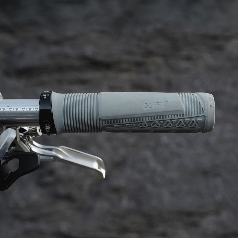 Leatt ReaFlex 6.0 Regular 31 mm granite handlebar grips 3
