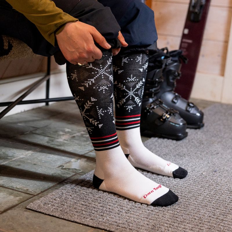 Women's socks Darn Tough Snowfall OTC Midweight with Cushion black 2