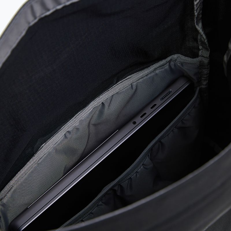 Backpack Peak Performance Roll Top 21,5 l black 5