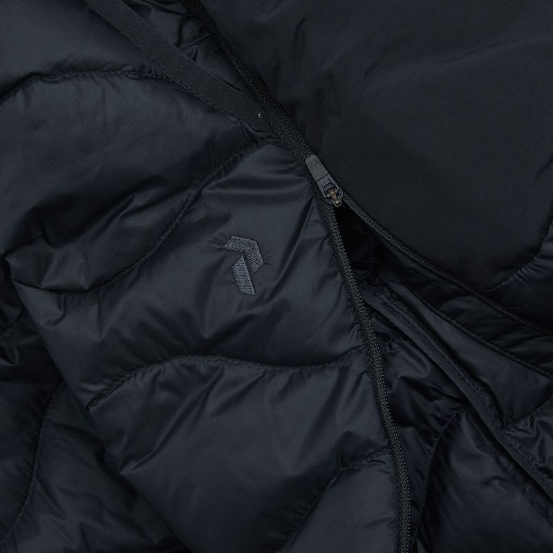 Women's down shorts Peak Performance Helium Down black 4