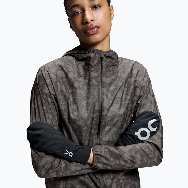 On Core black running gloves 5