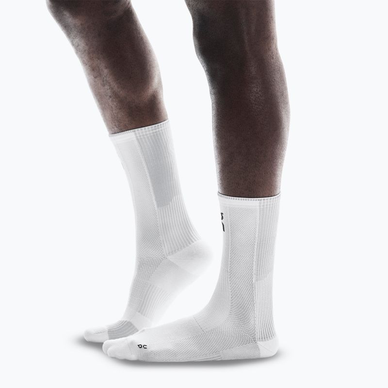 On Performance Run High white/glacier socks 3