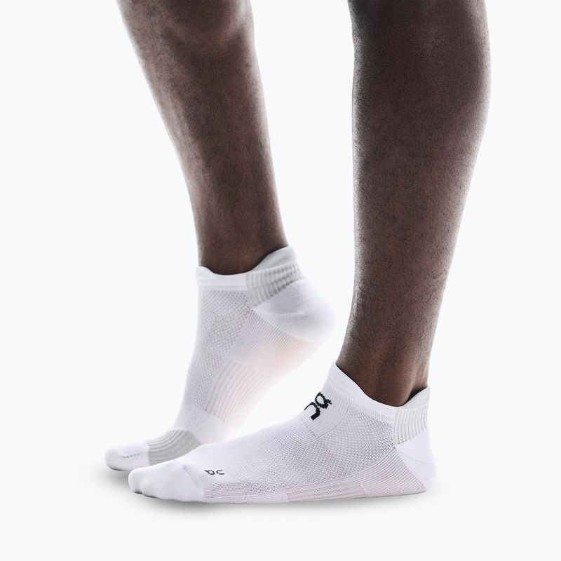 On Performance Run Low socks white/glacier 2