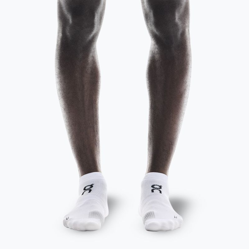 On Performance Run Low socks white/glacier 4