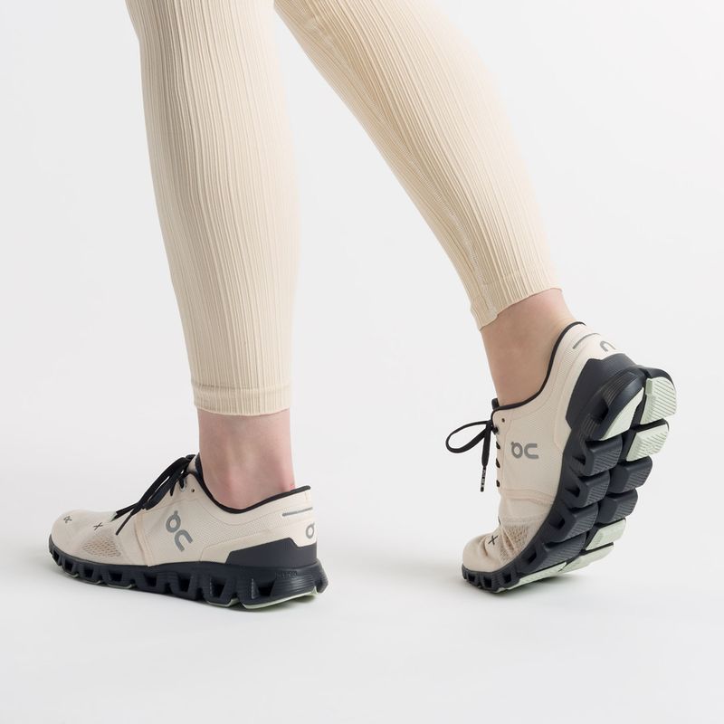 Women's running shoes On Cloud X 3 beige 6098694 3