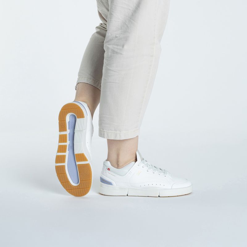 On The Roger Centre Court white/lavender shoes 2