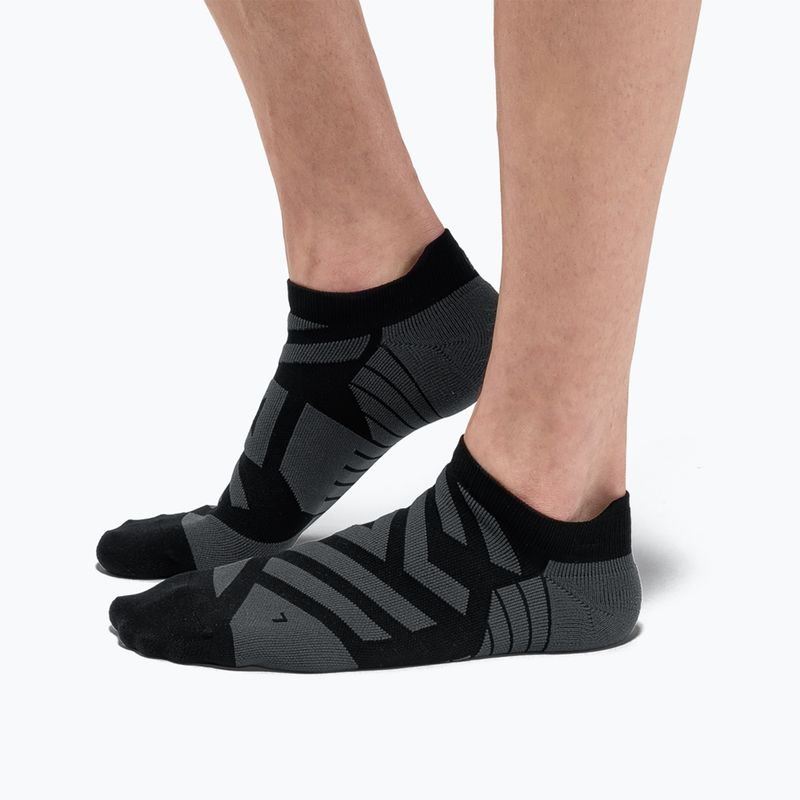 Men's On Performance Low black/shadow running socks 2