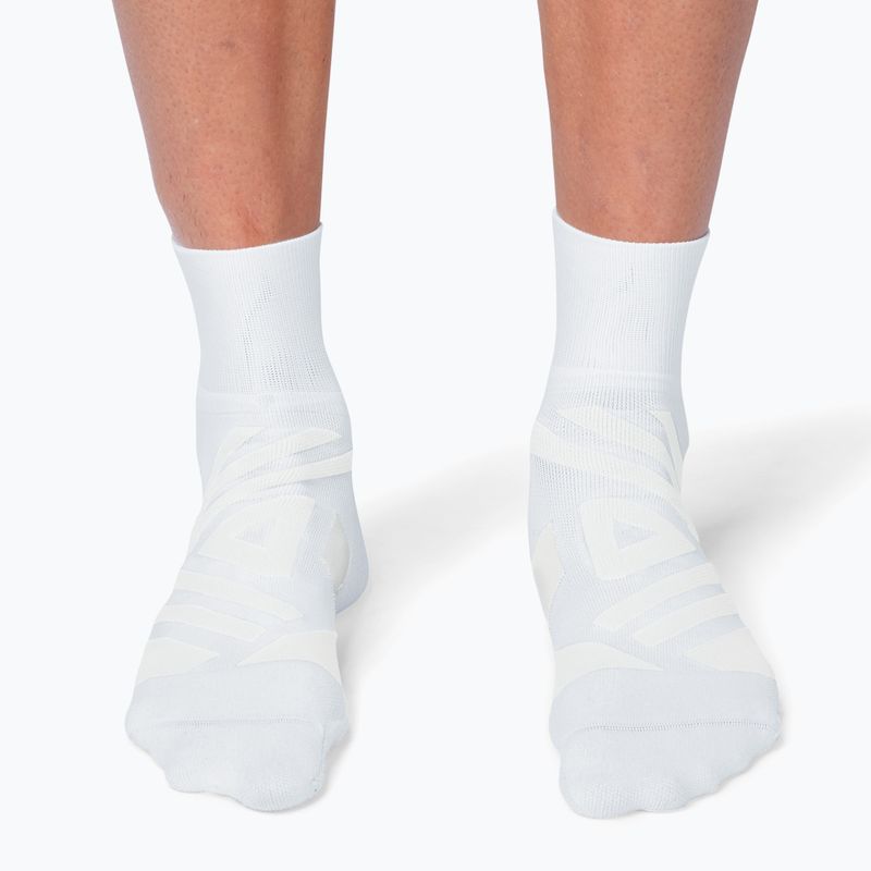 Men's On Running Performance Mid white/ivory running socks 2