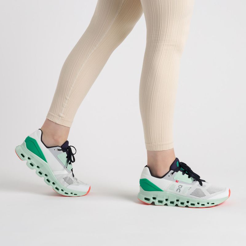 Women's running shoes On Cloudstratus undyeu-white/creek 2