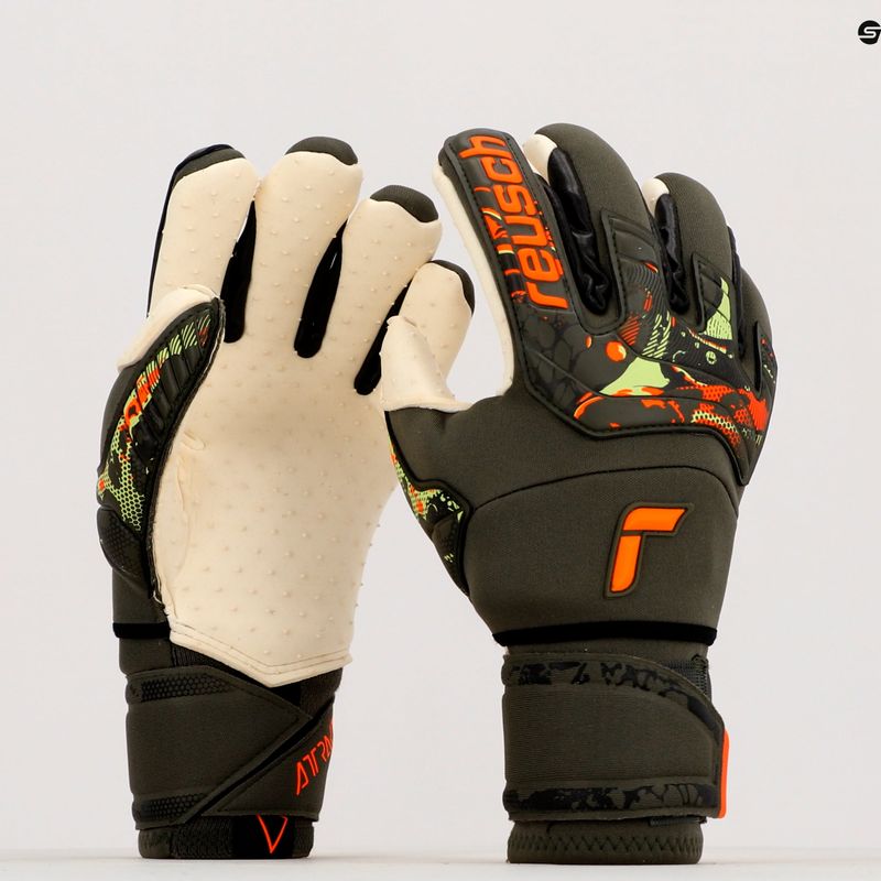 Reusch Attrakt Speedbump Ortho-Tec goalkeeper gloves green 5370078-5556 13