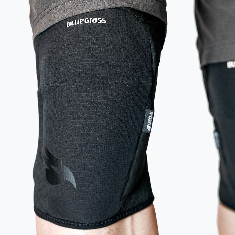 Bluegrass Arto black bicycle knee protectors 3