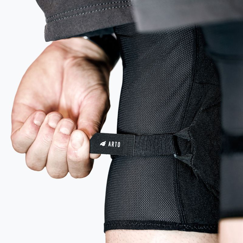 Bluegrass Arto black bicycle knee protectors 4