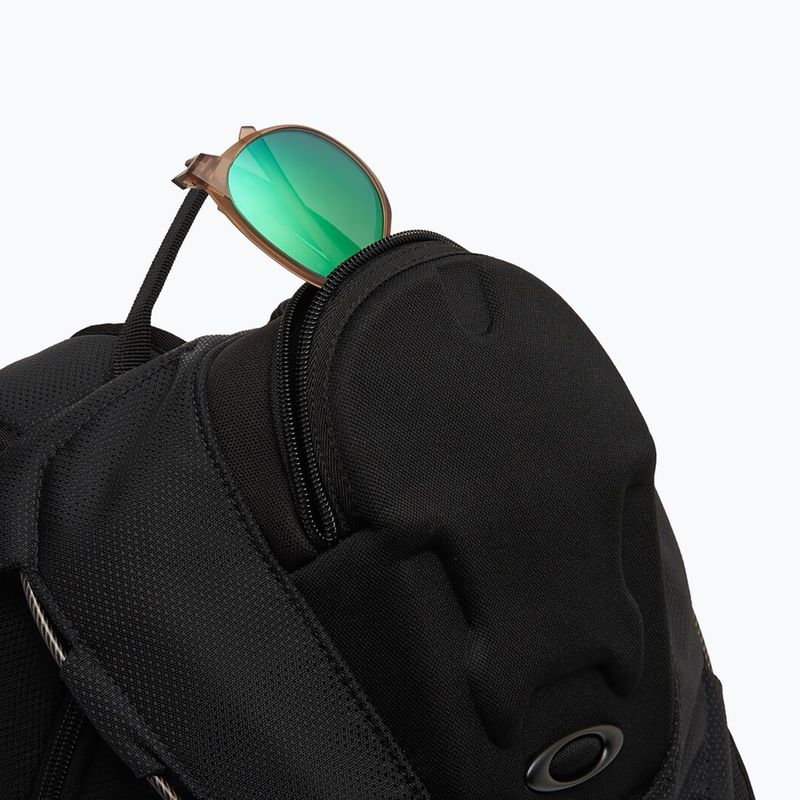 Oakley Bathroom Sink RC 32 l blackout hiking backpack 5