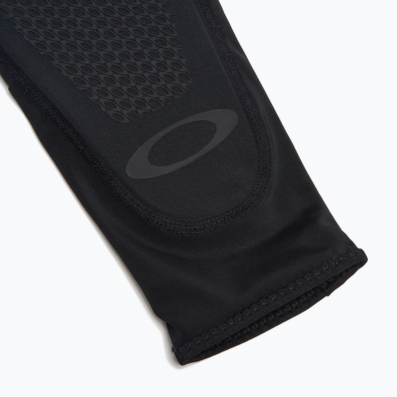 Oakley All Mountain D30 Elbow blackout bike protectors 3