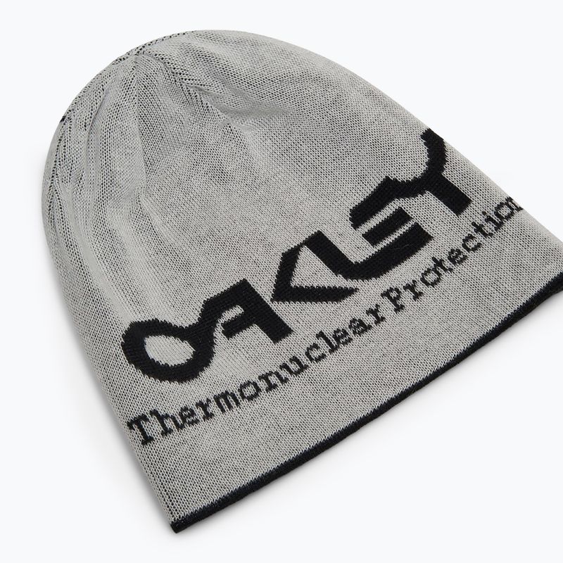 Oakley TNP Reversible blackout/white winter beanie 3