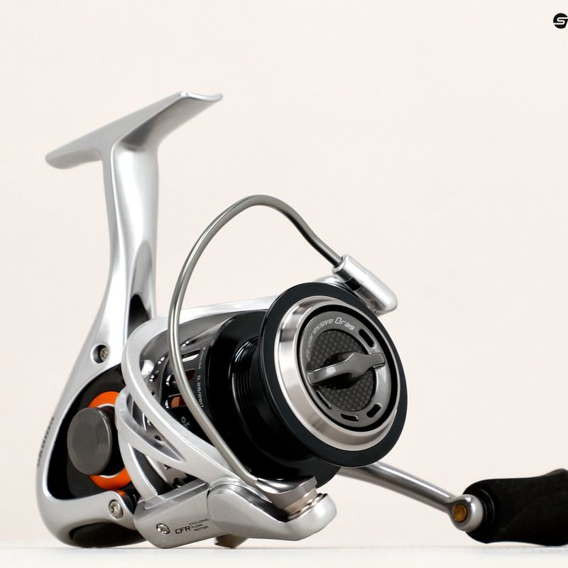 Okuma Helios SX silver spinning reel 5