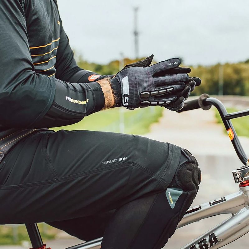 G-Form Sorata 2 Trail black/white cycling gloves 2
