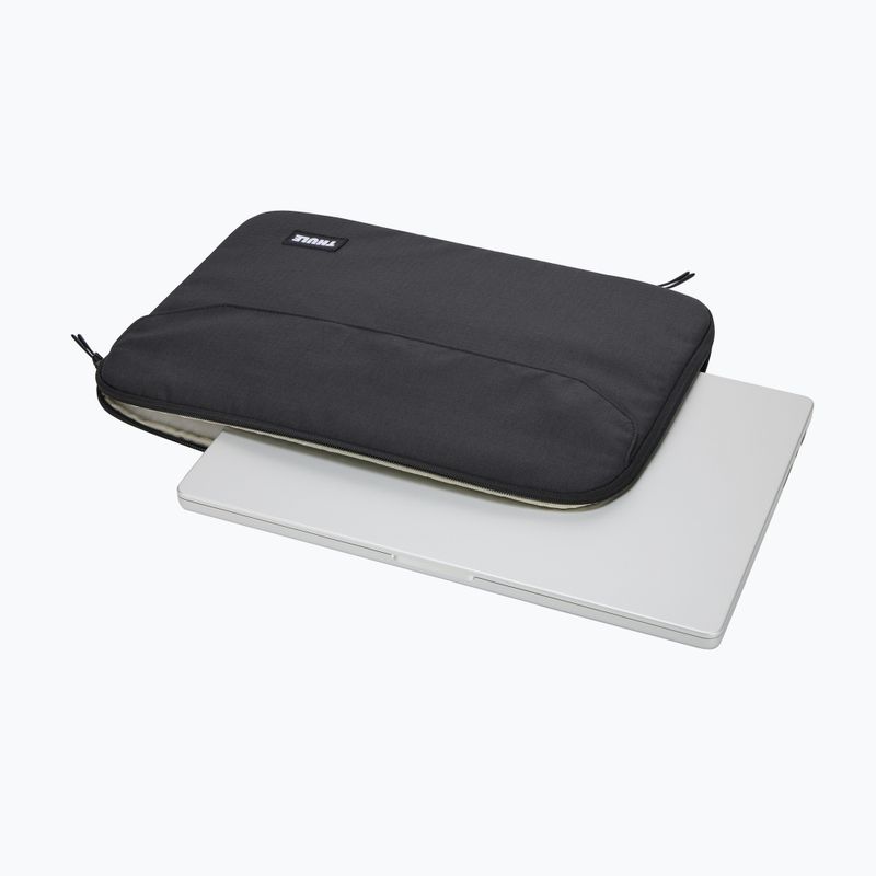 Cover for MacBook Pro 16" Thule Lithos Sleeve black 6