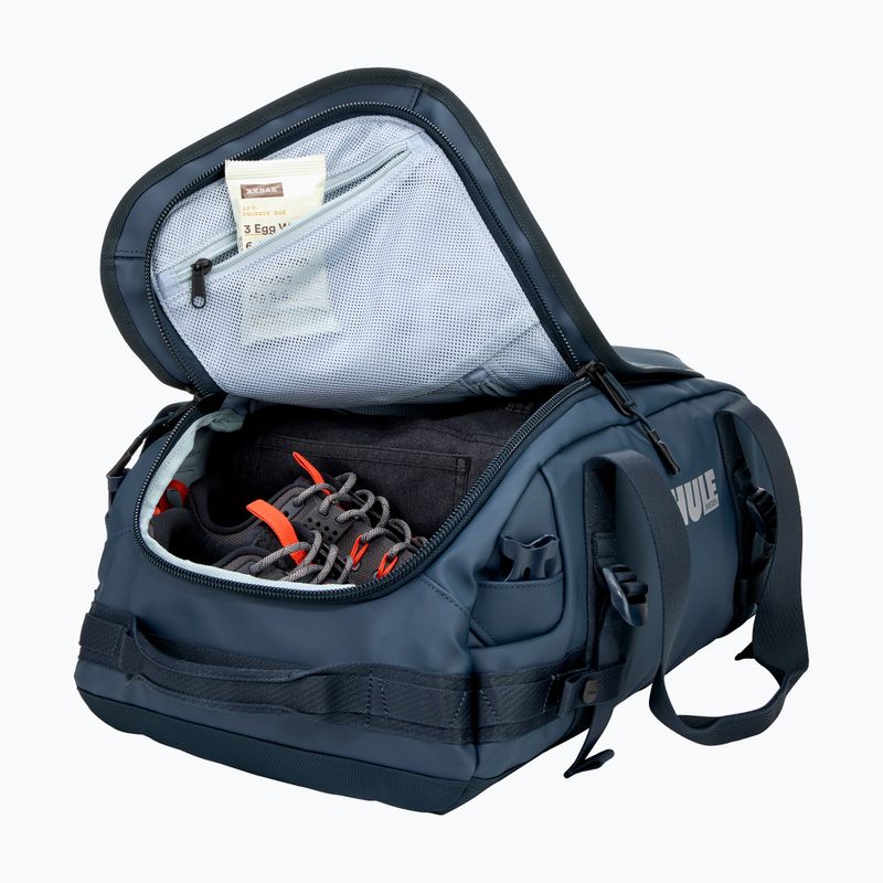 Travel bag Thule Chasm Duffel 30 l darkest blue 10