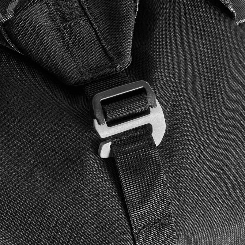 Helinox Classic Duffle S 40 l travel bag black 6