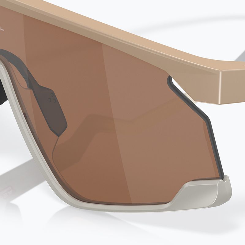 Oakley Bxtr Patrick Mahomes II matte terrain tan/prizm tungsten sunglasses 9
