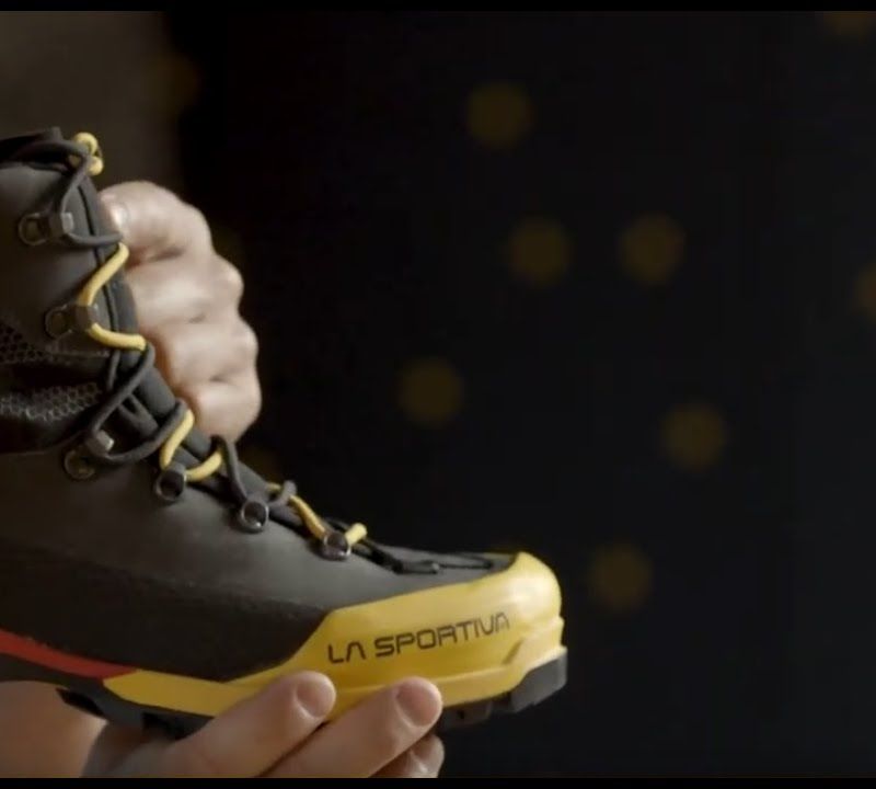 La Sportiva women's high alpine boots Aequilibrium LT GTX black 21Z999402 12