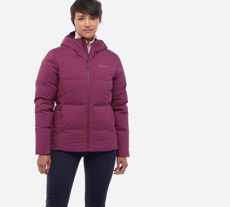 Patagonia women's down jacket Jackson Glacier obsidian plum 7