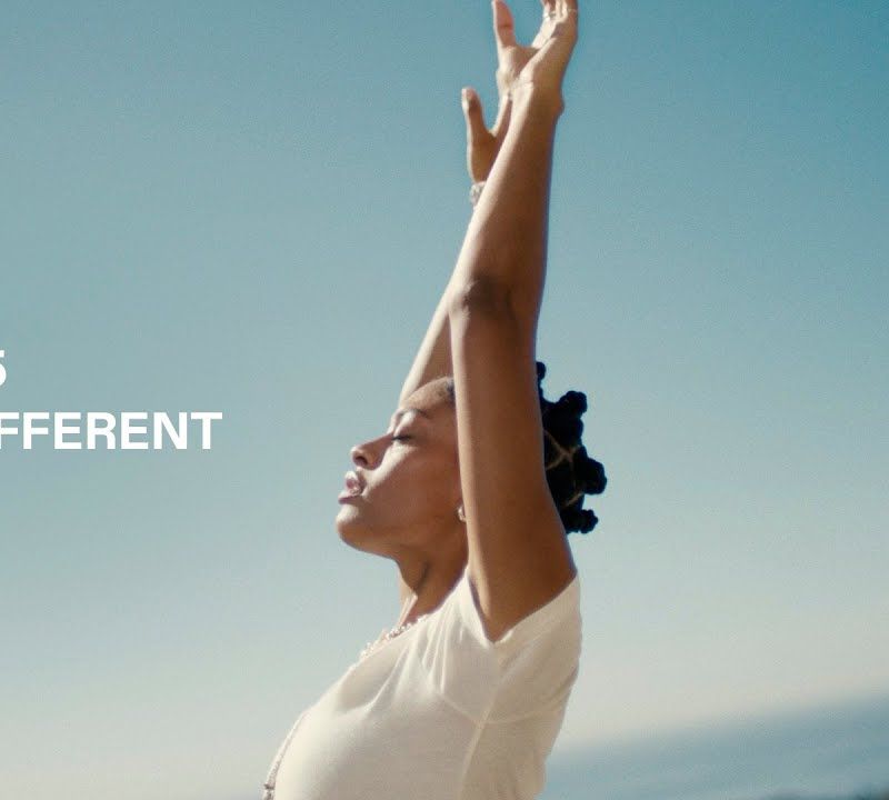 Women's running shoes On Cloud 5 white 5998902 10