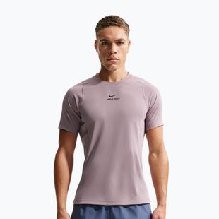 Men's training T-shirt Nike Pro Training Dri-Fit light violet ore/black