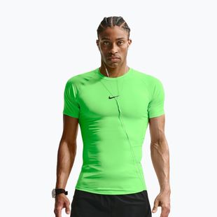 Men's training T-shirt Nike Pro Dri-Fit Tight Fitness green strike/black