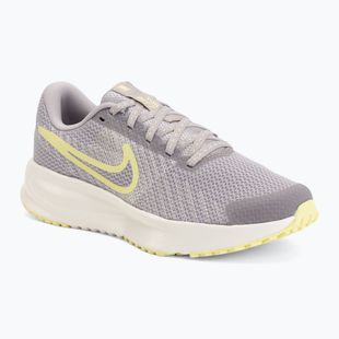 Women's running shoes Nike Run Defy silver lilac/sail/cream ii/fennel