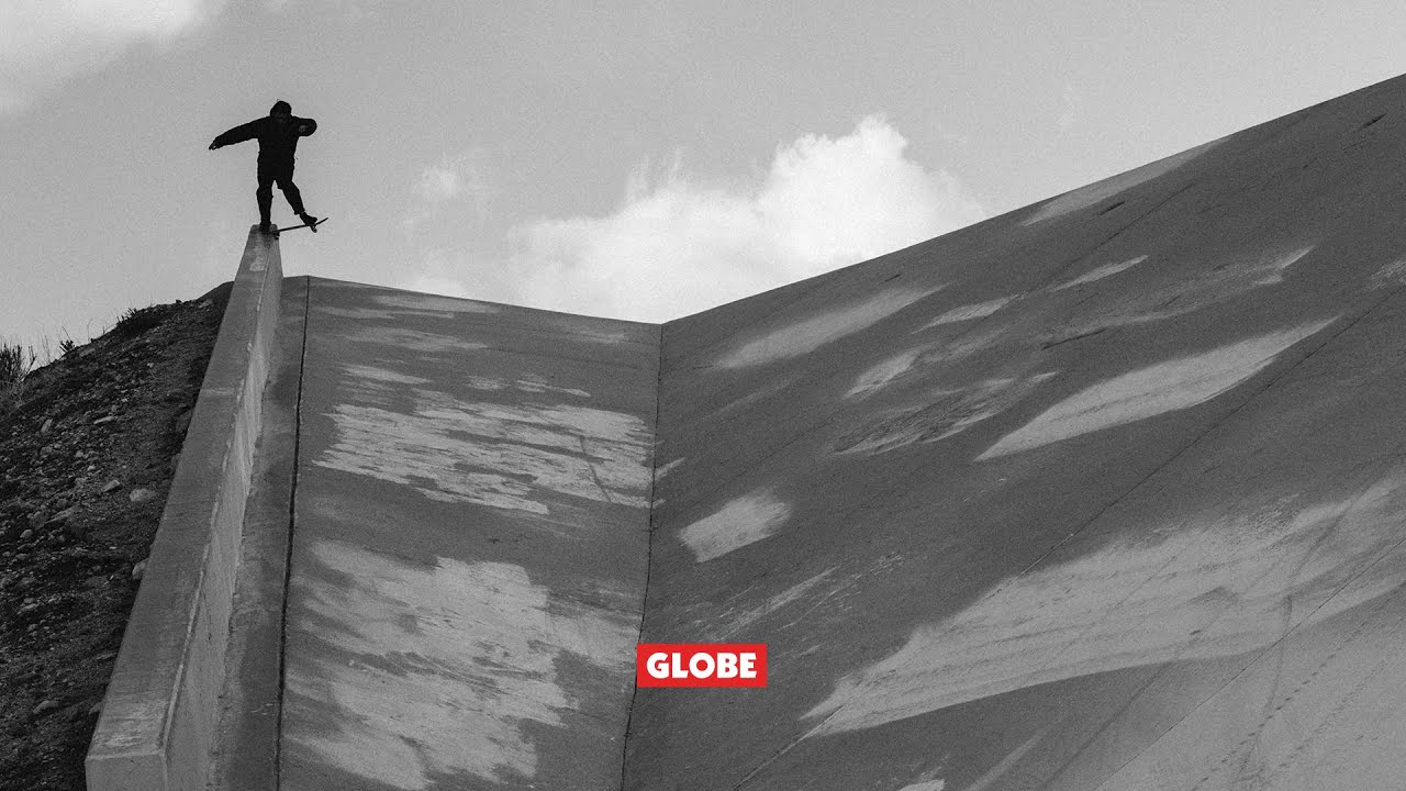 Globe G1 Full On classic skateboard in colour 10525205
