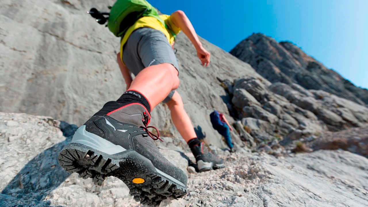 Men's trekking boots Salewa MTN Trainer Mid GTX dark grey 00-0000063458