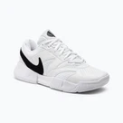 Tennis shoes